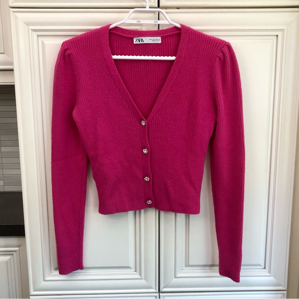 Zara women’s v-neck crop cardigan sweater